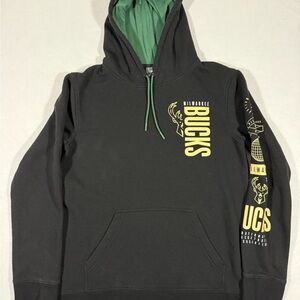 Fanatics NBA Milwaukee Bucks Adult Small Black Graphic Hoodie